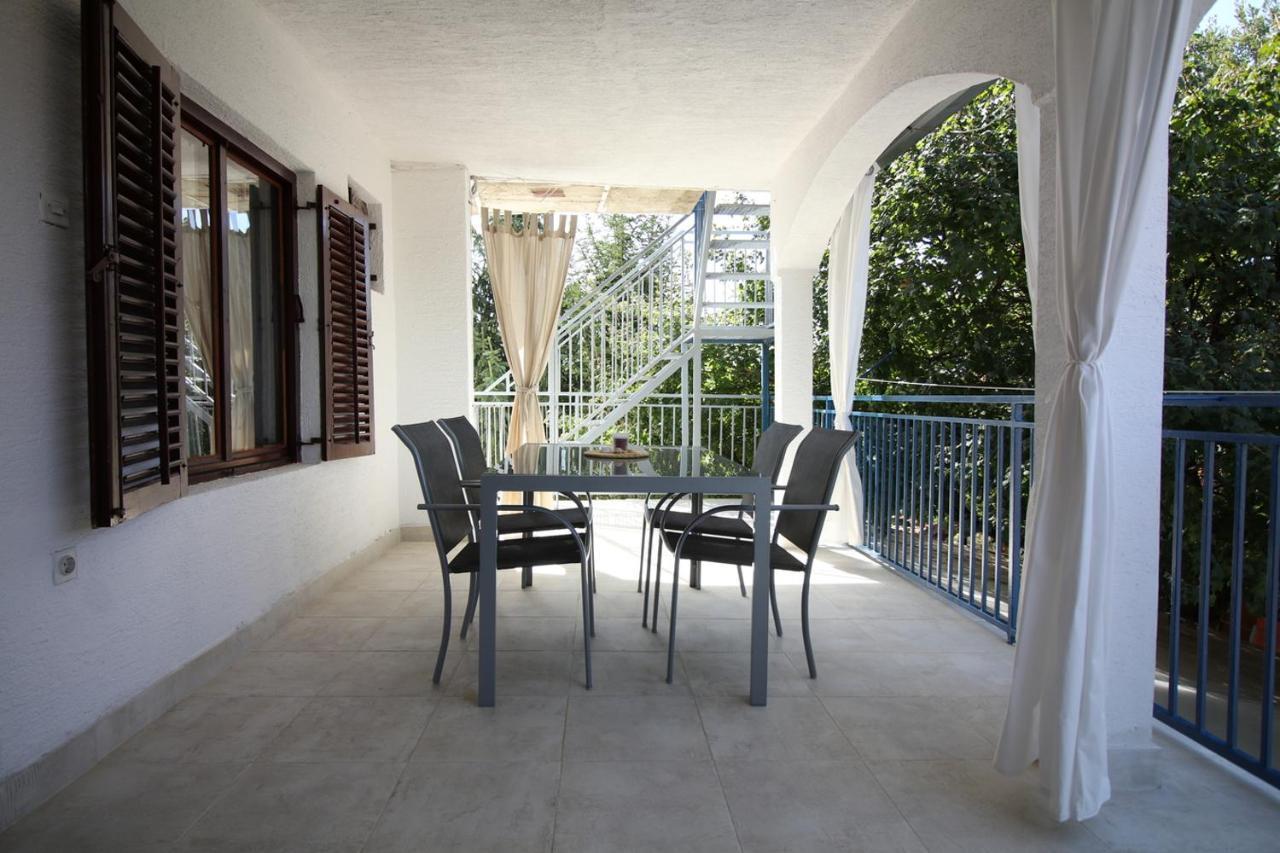 Apartmani Niessner Malinska Exterior foto