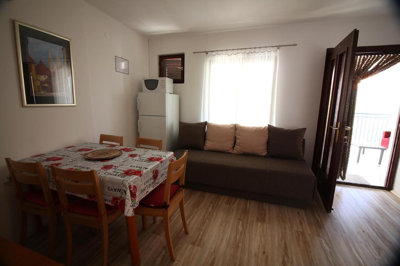 Apartmani Niessner Malinska Exterior foto