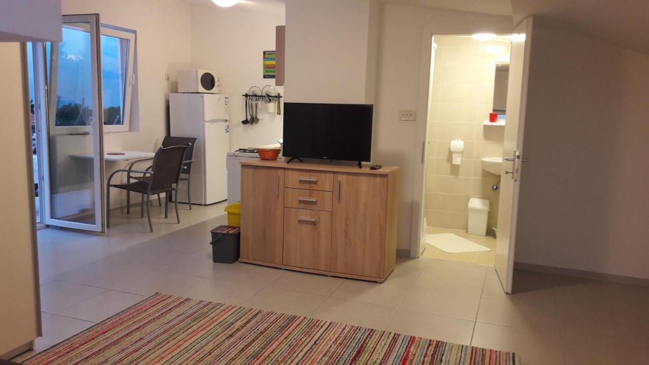 Apartmani Niessner Malinska Exterior foto